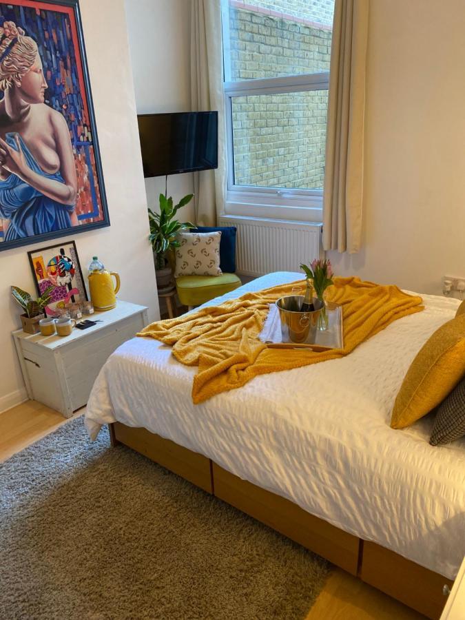 Guest Bedroom With King Size Bed In Brixton Londres Exterior foto